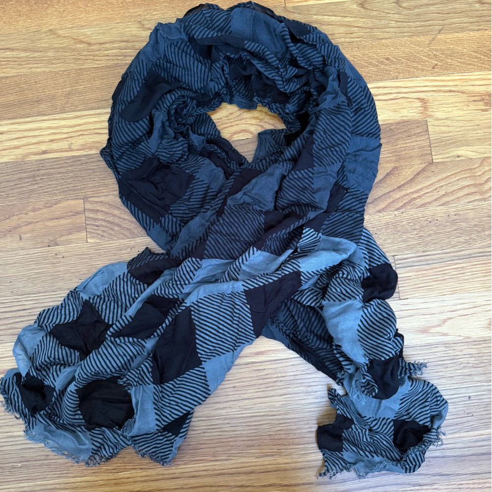 Tommy Hilfiger Black and Gray Patterned Scarf